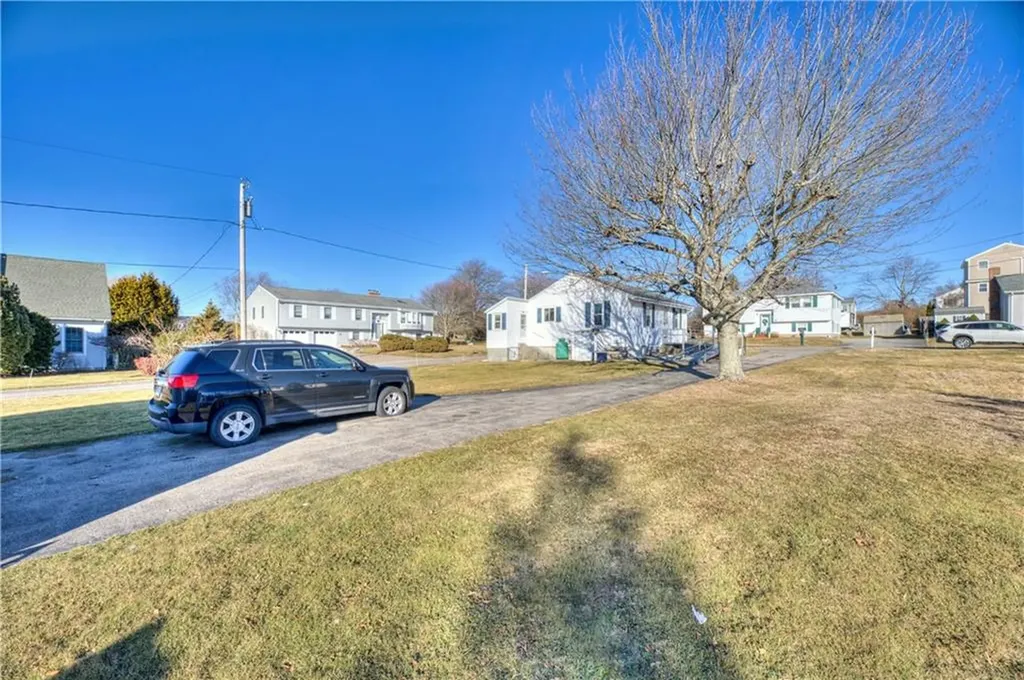 40 Draper Avenue Middletown RI 02842