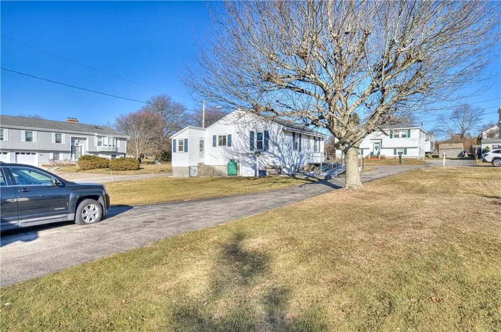 40 Draper Avenue Middletown RI 02842