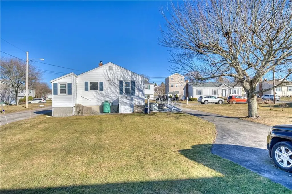 40 Draper Avenue Middletown RI 02842