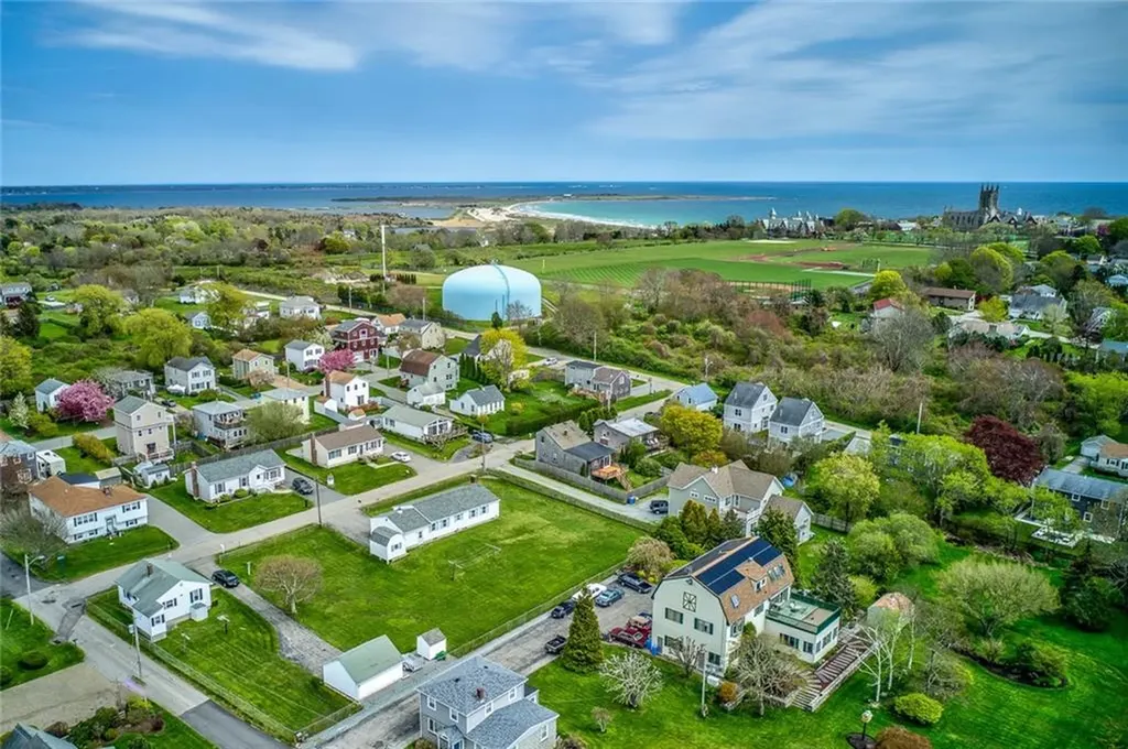 40 Draper Avenue Middletown RI 02842