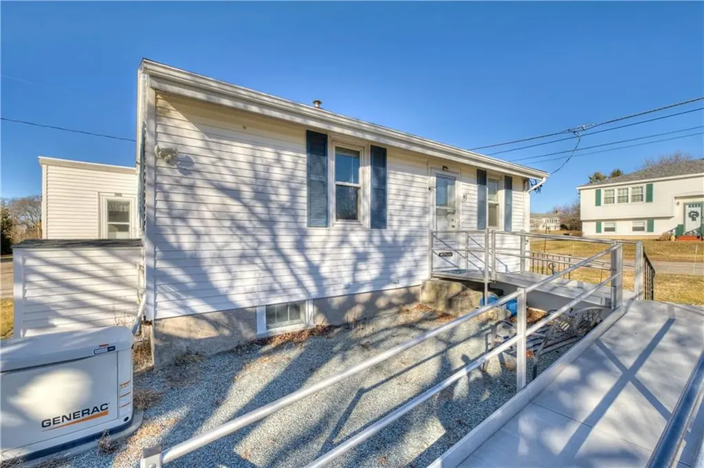 40 Draper Avenue Middletown RI 02842