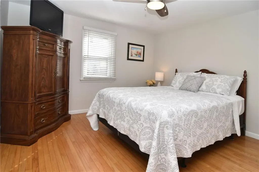 52 Woodridge Road Narragansett RI 02882