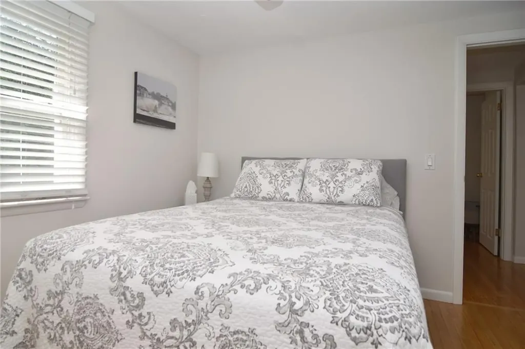 52 Woodridge Road Narragansett RI 02882