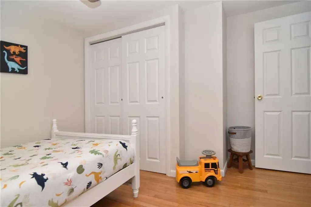 52 Woodridge Road Narragansett RI 02882