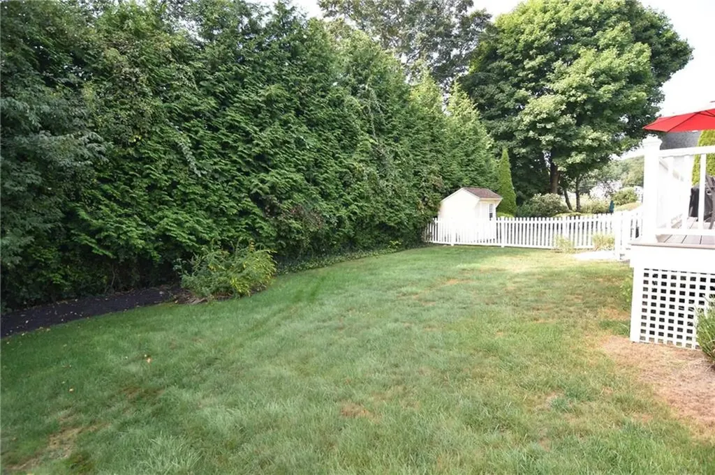 52 Woodridge Road Narragansett RI 02882