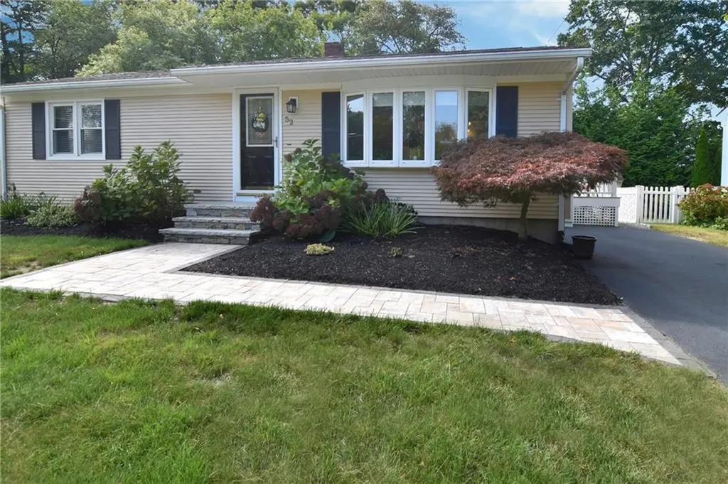 52 Woodridge Road Narragansett RI 02882