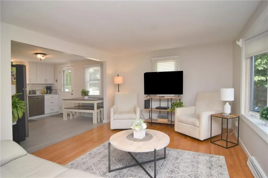 52 Woodridge Road Narragansett RI 02882