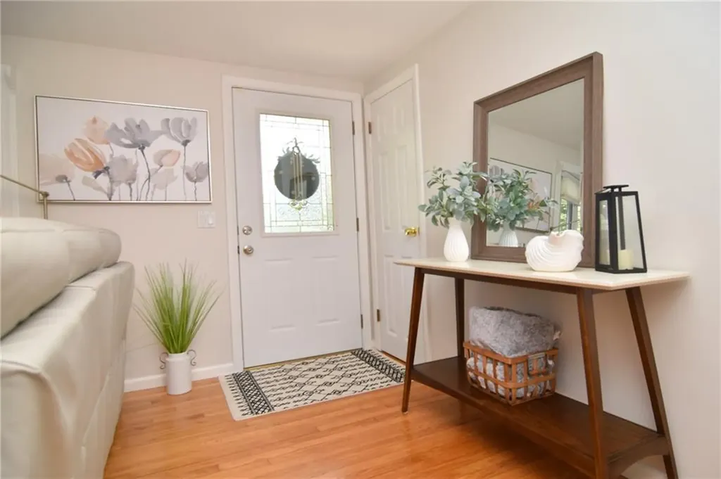 52 Woodridge Road Narragansett RI 02882