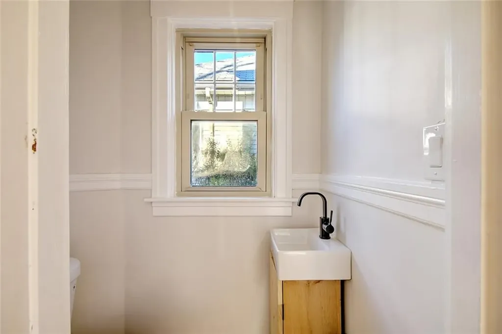 97 Huxley Avenue Providence RI 02908
