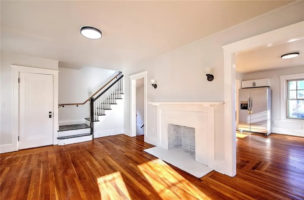 97 Huxley Avenue Providence RI 02908