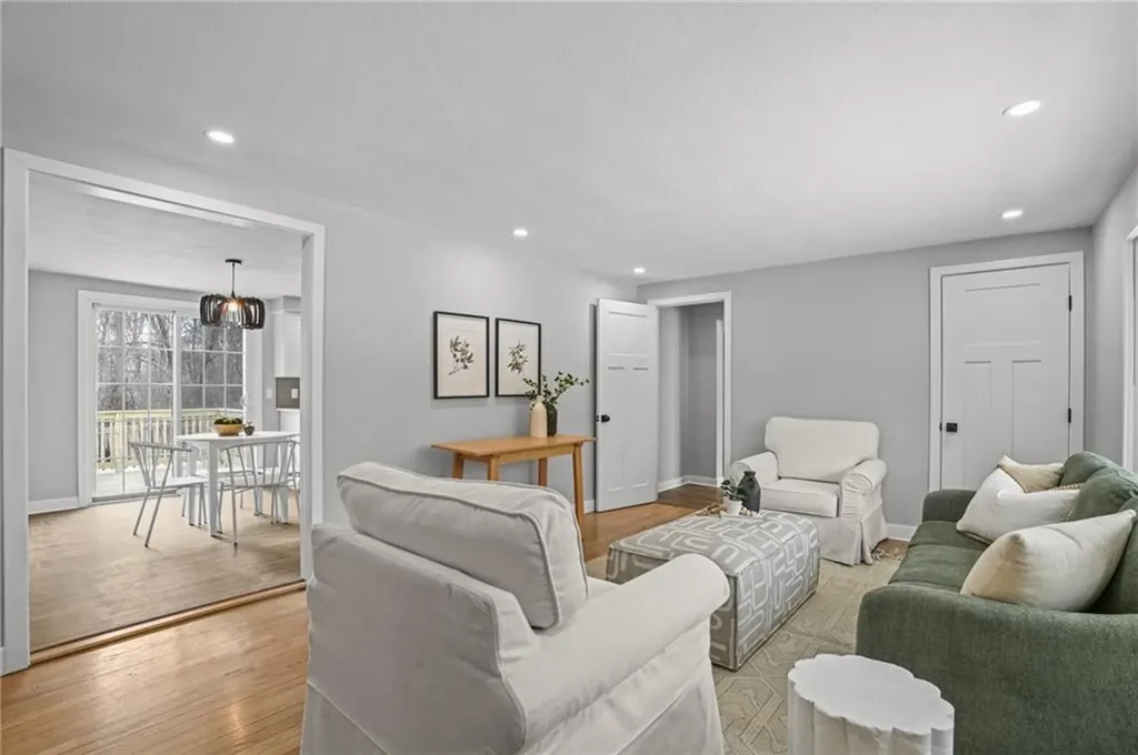 142 Cady Avenue Warwick RI 02889