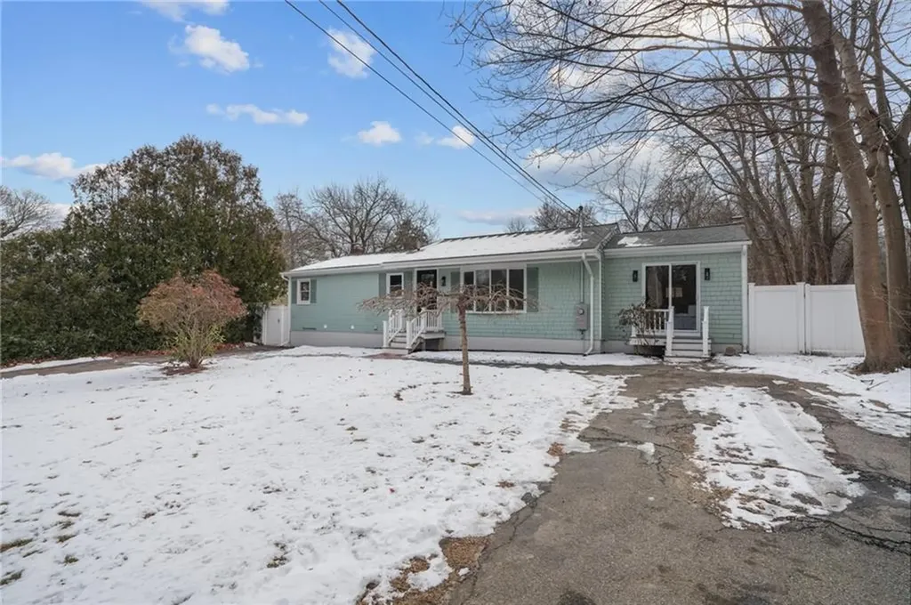 142 Cady Avenue Warwick RI 02889