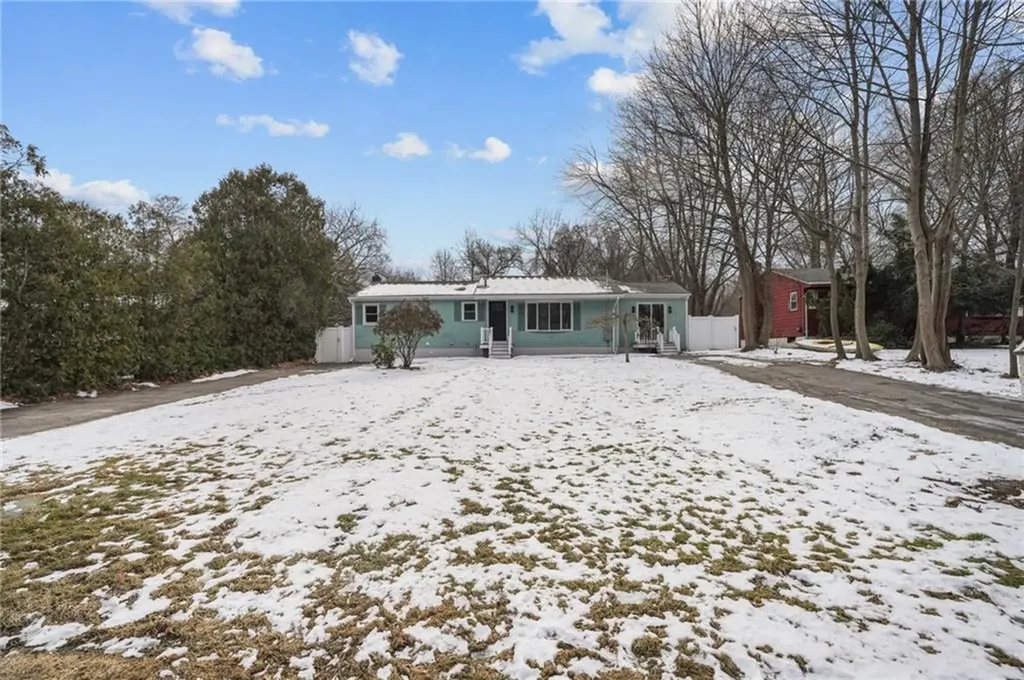 142 Cady Avenue Warwick RI 02889