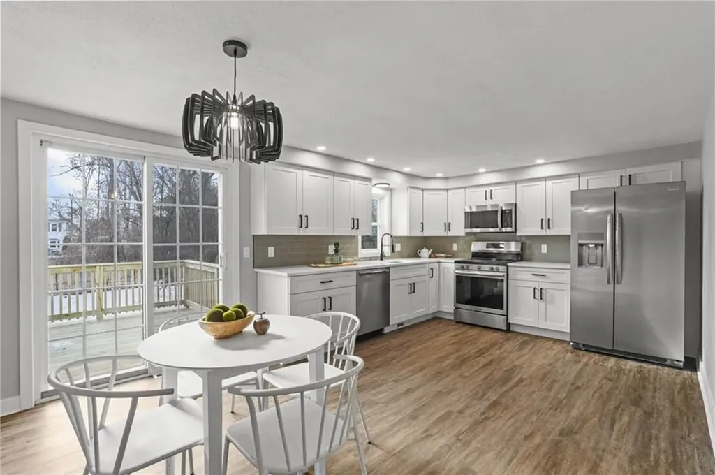 142 Cady Avenue Warwick RI 02889