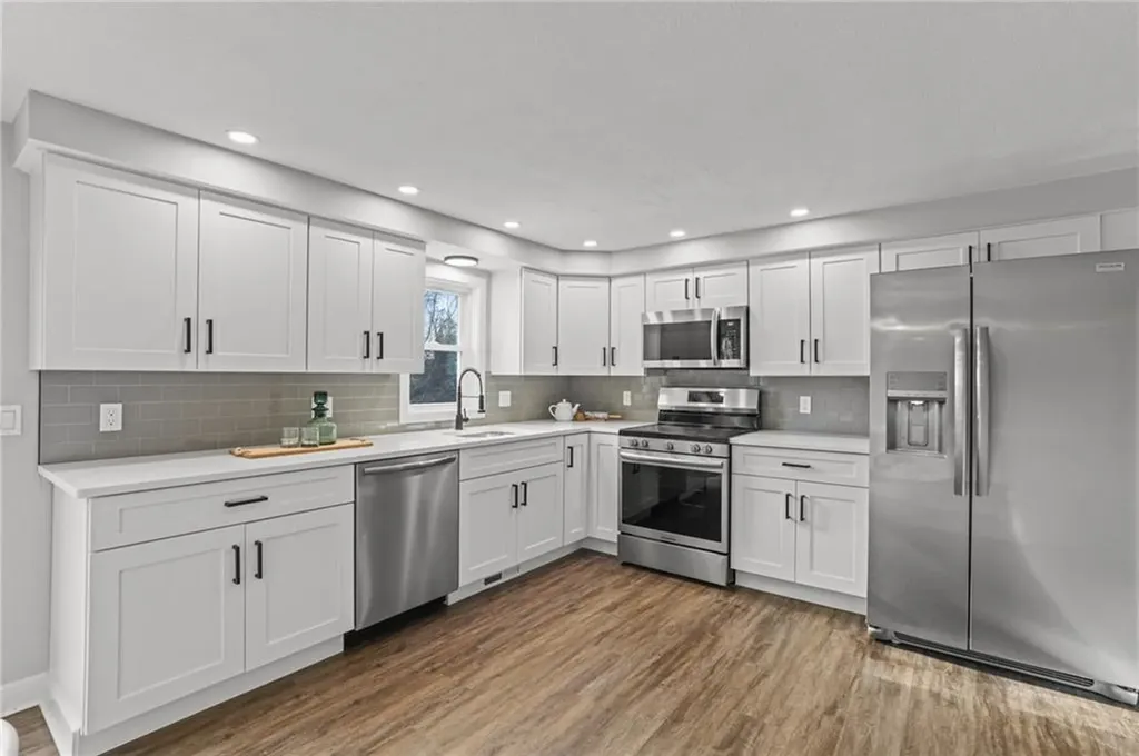142 Cady Avenue Warwick RI 02889