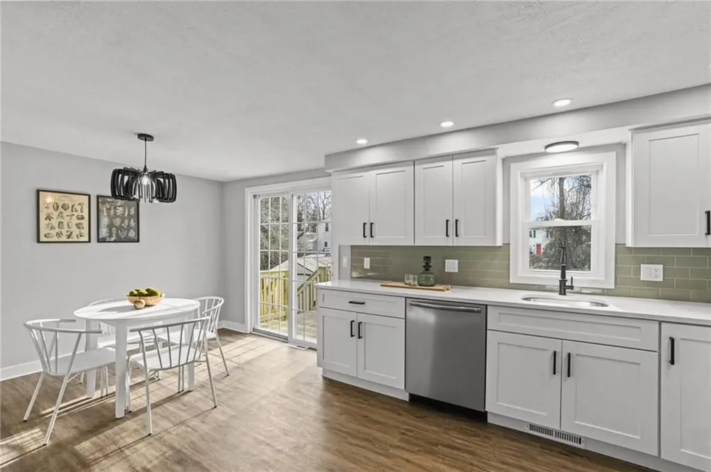 142 Cady Avenue Warwick RI 02889