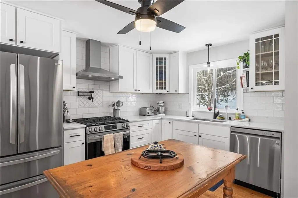 81 Stillwater Road Smithfield RI 02917