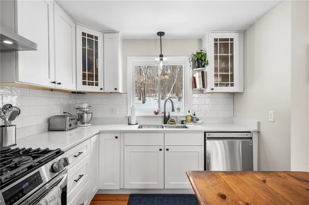 81 Stillwater Road Smithfield RI 02917