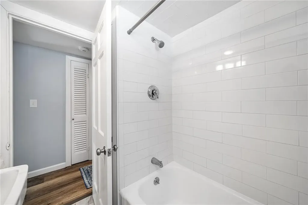 81 Stillwater Road Smithfield RI 02917