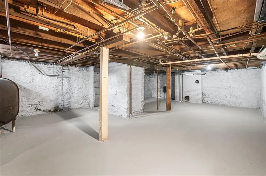 81 Stillwater Road Smithfield RI 02917