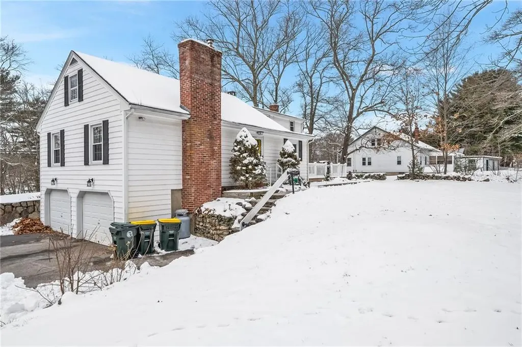 81 Stillwater Road Smithfield RI 02917