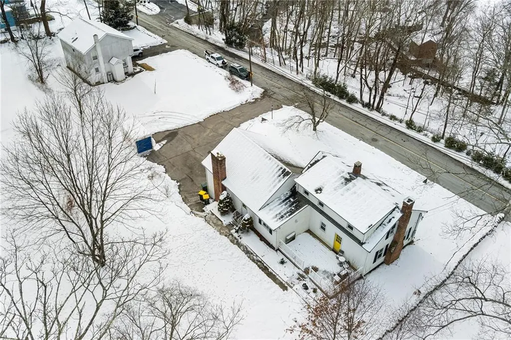 81 Stillwater Road Smithfield RI 02917