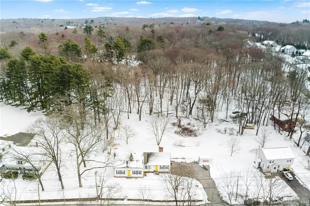 81 Stillwater Road Smithfield RI 02917