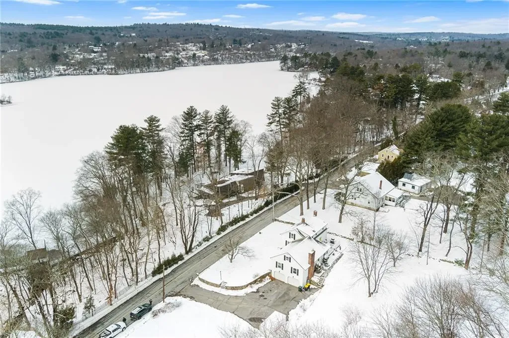 81 Stillwater Road Smithfield RI 02917