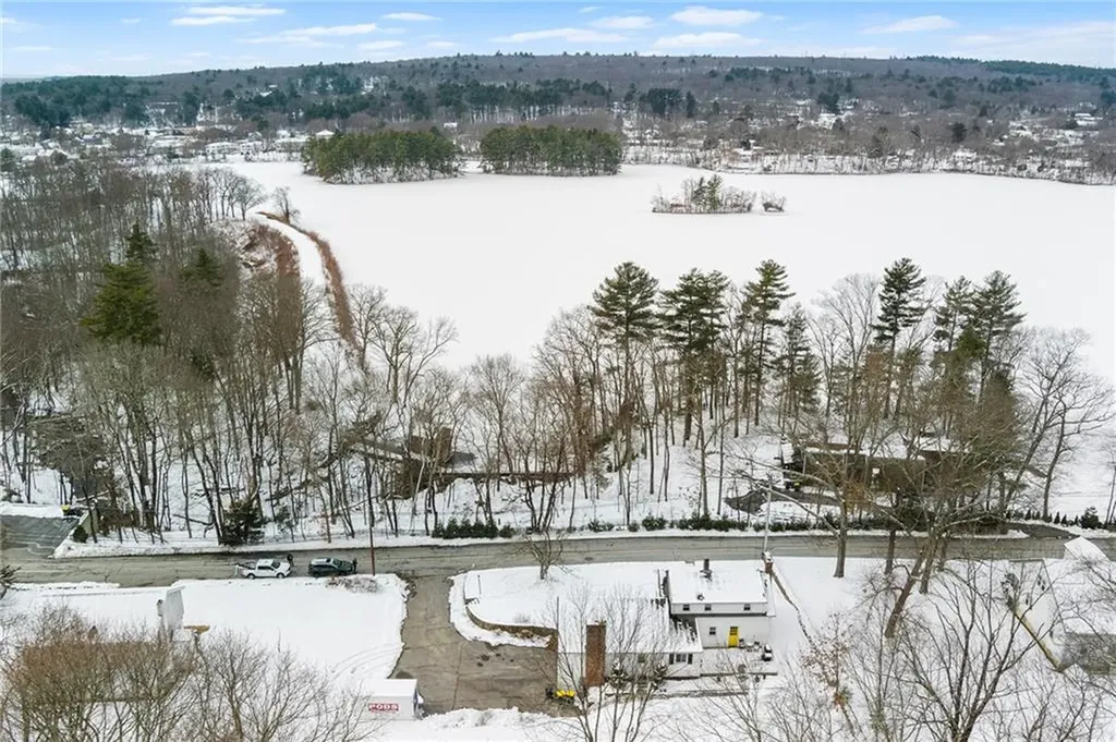 81 Stillwater Road Smithfield RI 02917