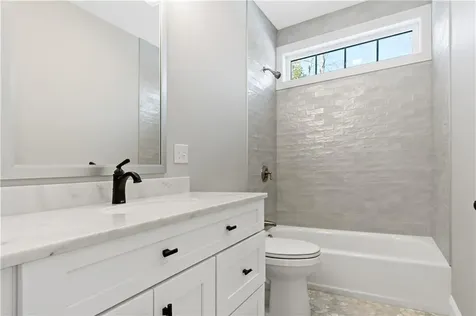 41 Old Farm Lane Tiverton RI 02878