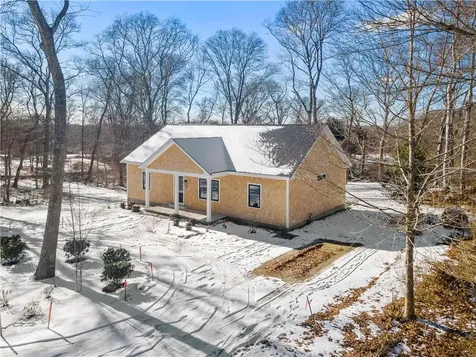 41 Old Farm Lane Tiverton RI 02878