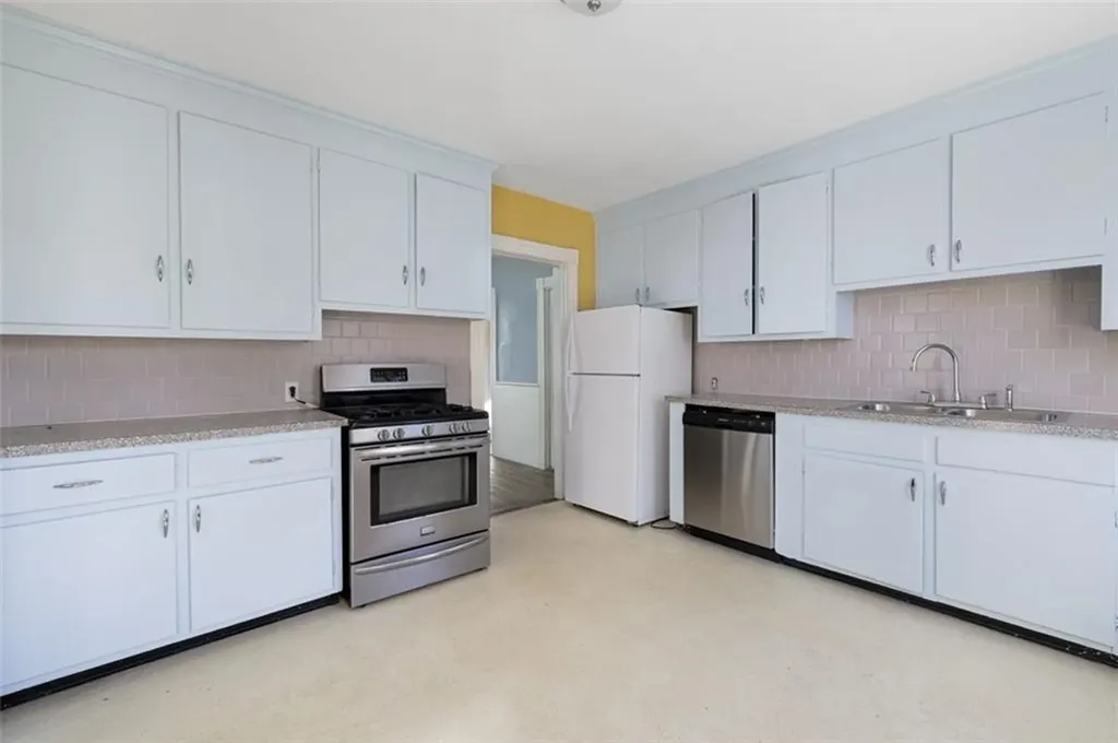 72 Blackburn Street Warwick RI 02886