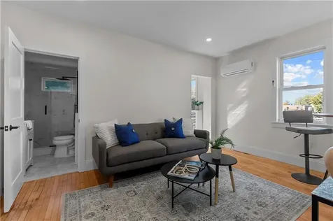 131 Broadway Newport RI 02840