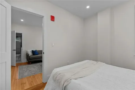 131 Broadway Newport RI 02840