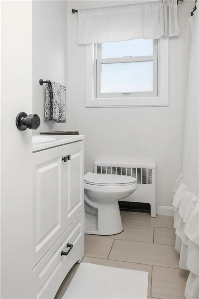 22 Helen Avenue Warwick RI 02886