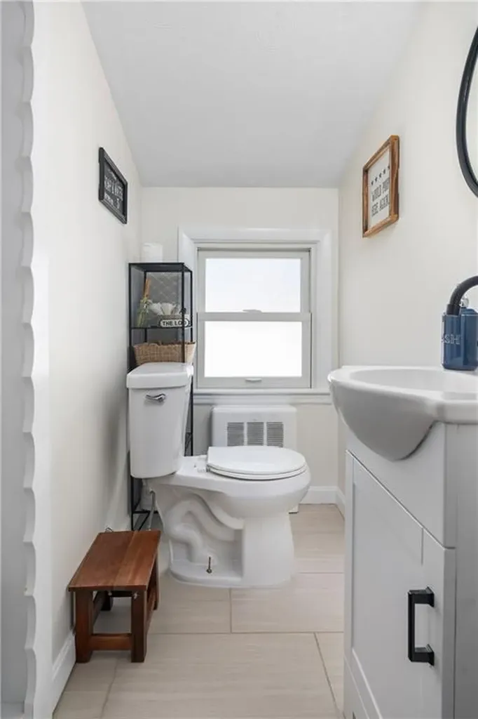22 Helen Avenue Warwick RI 02886