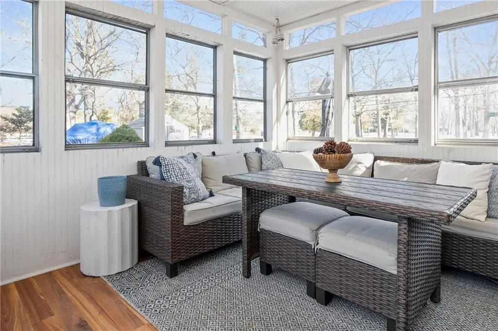 22 Helen Avenue Warwick RI 02886