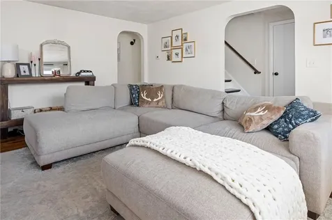 22 Helen Avenue Warwick RI 02886