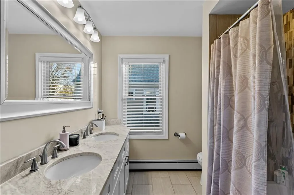 19 Bow Street Cranston RI 02905