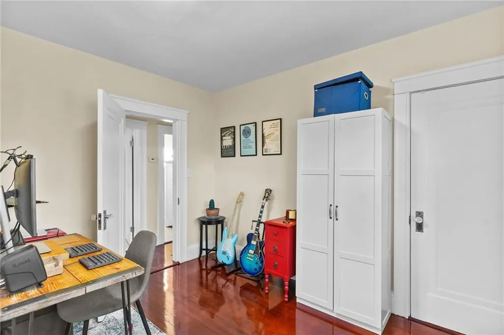 19 Bow Street Cranston RI 02905