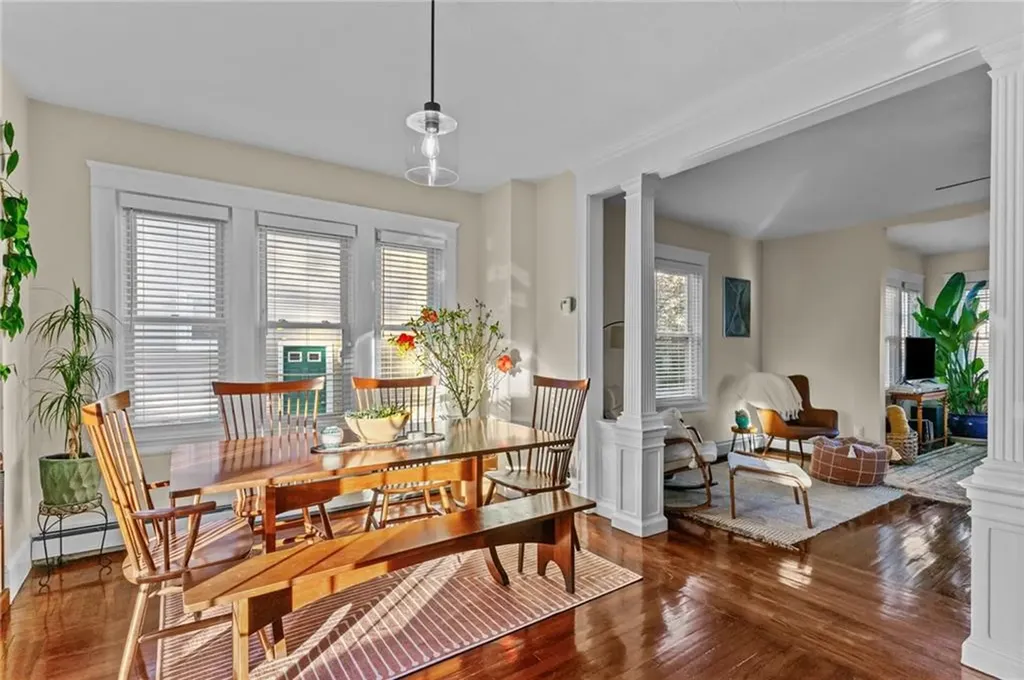 19 Bow Street Cranston RI 02905