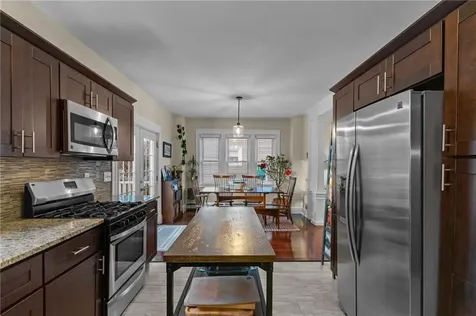 19 Bow Street Cranston RI 02905