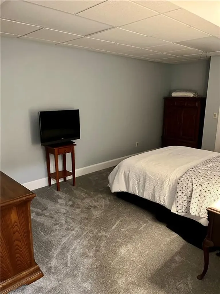4 Pokanoket Trail Warren RI 02885