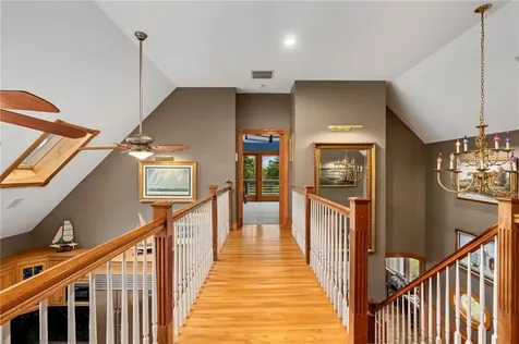 4 Pokanoket Trail Warren RI 02885