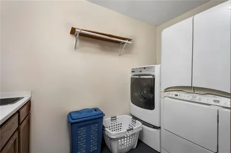 4 Pokanoket Trail Warren RI 02885