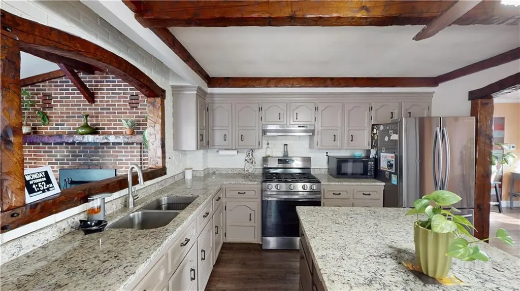 22 Lindesta Road Pawtucket RI 02861