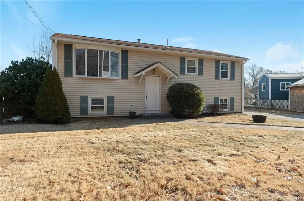 110 Oak Tree Avenue Warwick RI 02886