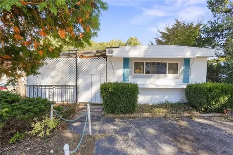 25 Lane A Lane Coventry RI 02816