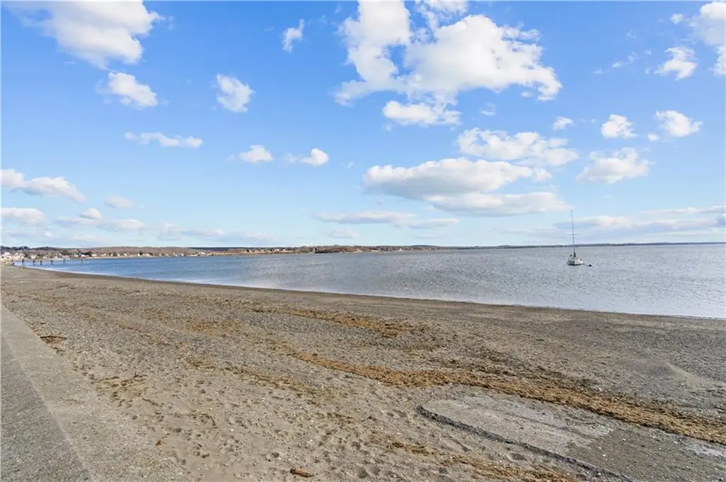 113 Gormley Avenue Portsmouth RI 02871