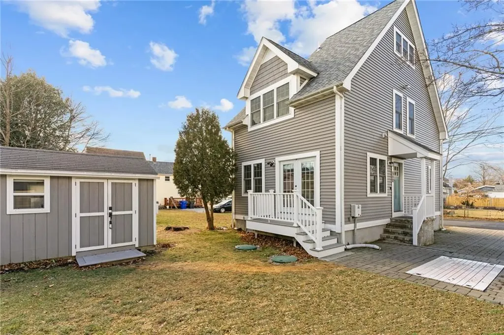 113 Gormley Avenue Portsmouth RI 02871